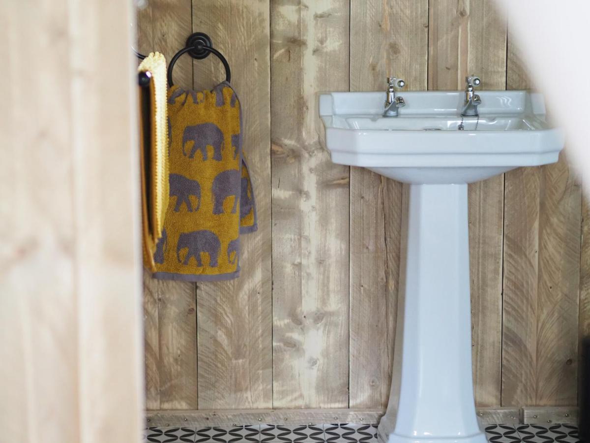 Brackenhill Glamping - Safari Tent With Hot Tub - Sleeps 6 Ivybridge Exterior foto